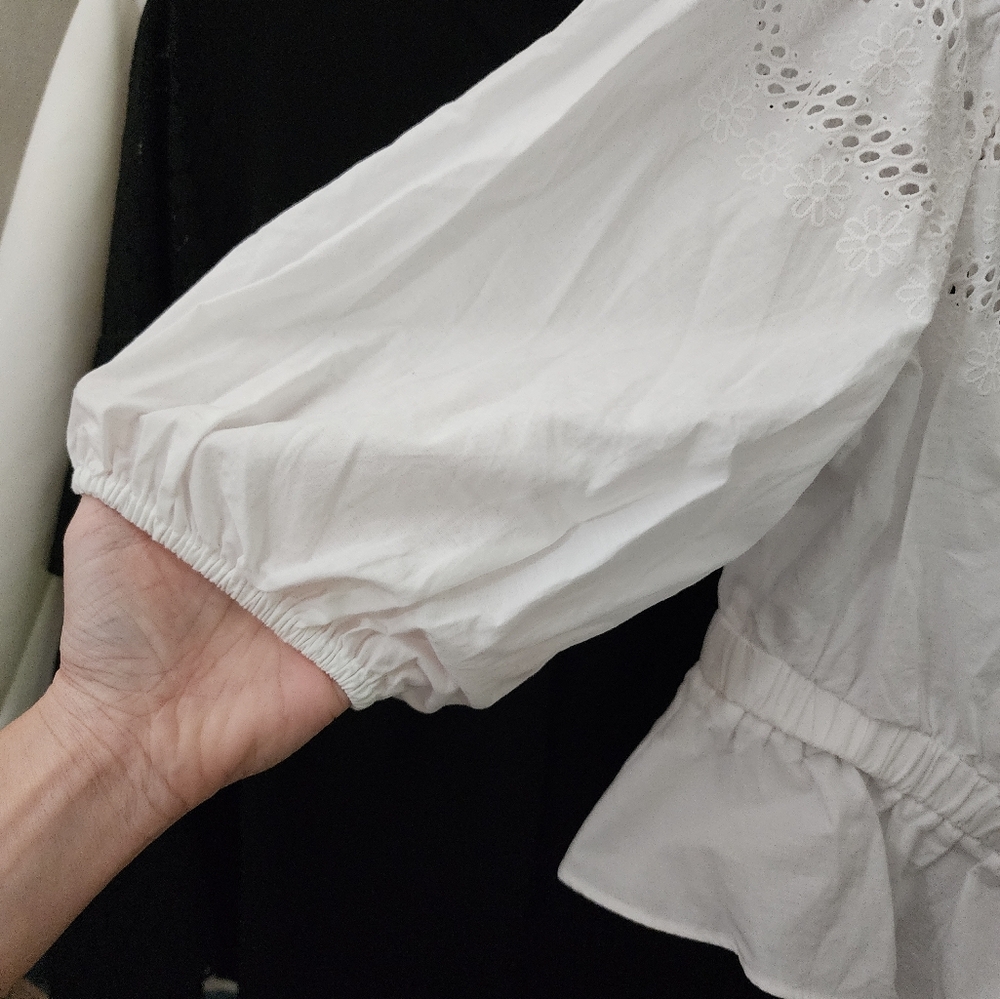 Ryegrass White Top On/ Off the Shoulder Peasant Eyelet Embroidery - Picture 4 of 8